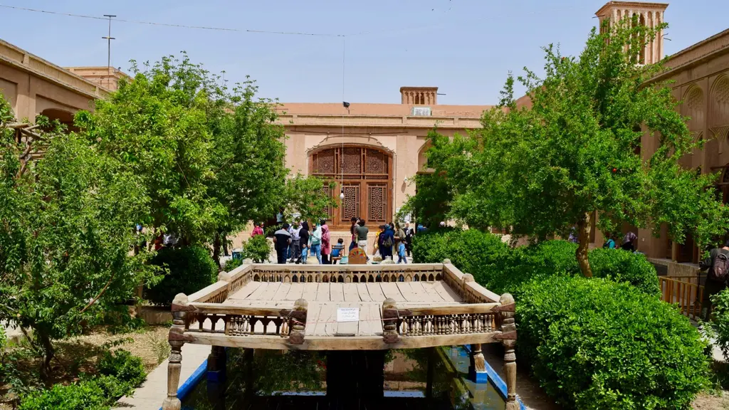 Yazd Travel Guide | Historical, Natural Attractions & Tips for Tourists